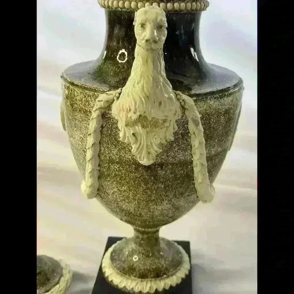 18th Century H Palmer Bentley Wedgewood English Porcelain  Urn (see History) - Picture 6 of 8
